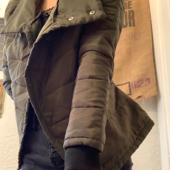 💚 green jacket 💚 - Picture 5 of 5